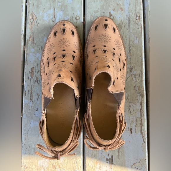 Musse & Cloud "Coolise" Laser Cut Leather Stud and Harness Detail Ankle Boots - Picture 9 of 10